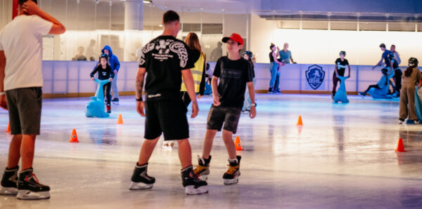 ⁦כרטיסיה ל-20 כניסות להחלקה בהיכל הקרח BLUE ICE ARENA אשדוד - מלא מוגבל!⁩ – תמונה ⁦13⁩