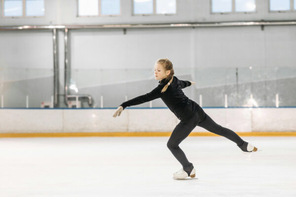 ⁦כרטיסיה ל-20 כניסות להחלקה בהיכל הקרח BLUE ICE ARENA אשדוד - מלא מוגבל!⁩ – תמונה ⁦3⁩